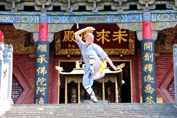 Instruktorenbild des Shaolin Chan Tempels Schweiz, Lin Xian.